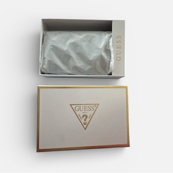 Guess Quilted Black Card Holder - Picture 4 of 4